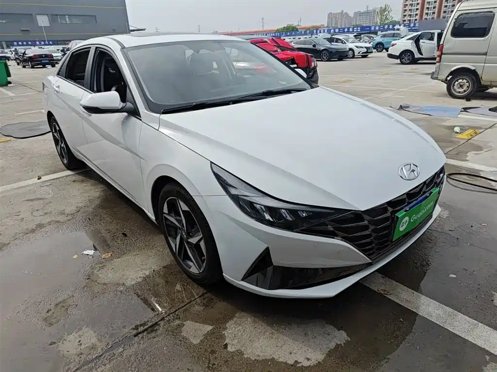 Hyundai Elantra 2022 — фото 4