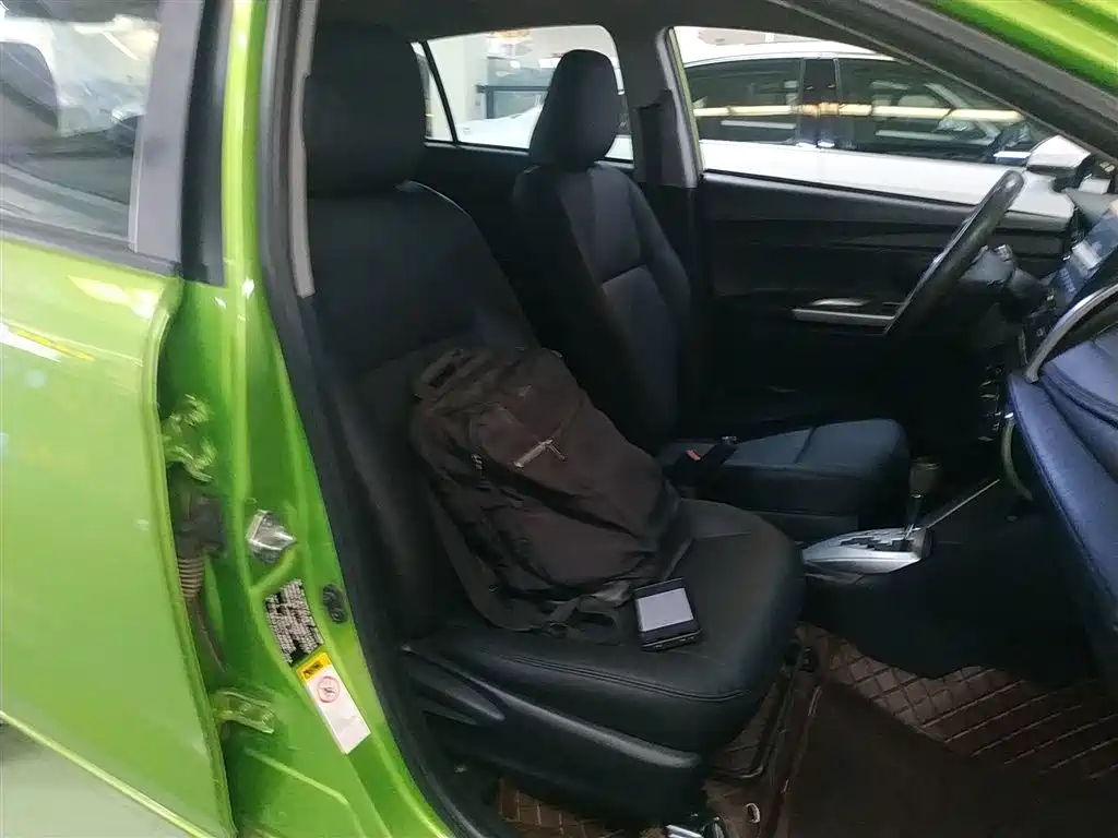 Toyota Yaris L 2015 — фото 25