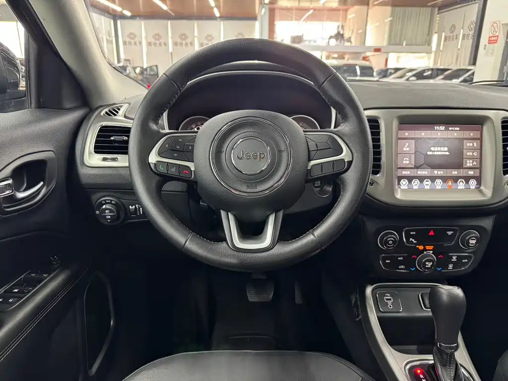 Jeep Compass 2019 — фото 15