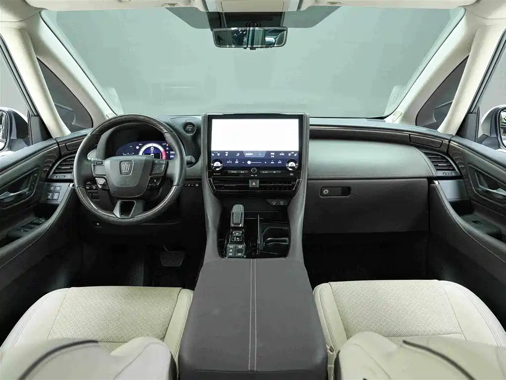 Toyota Vellfire 2023 — фото 6