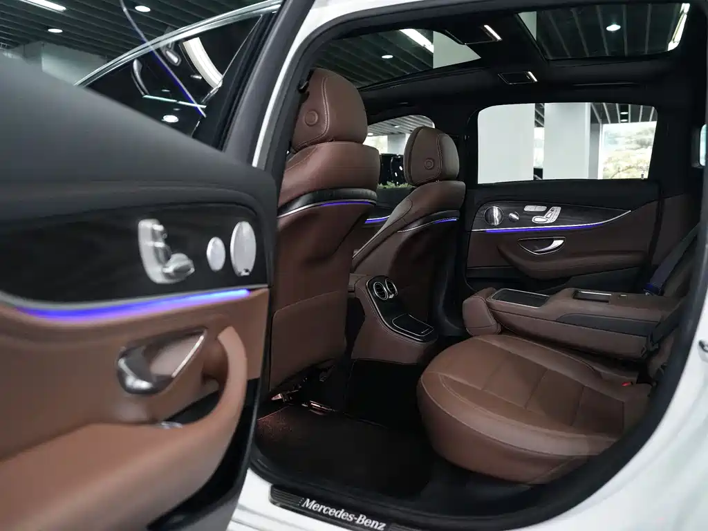 Mercedes-Benz E-Class 2021 — фото 12