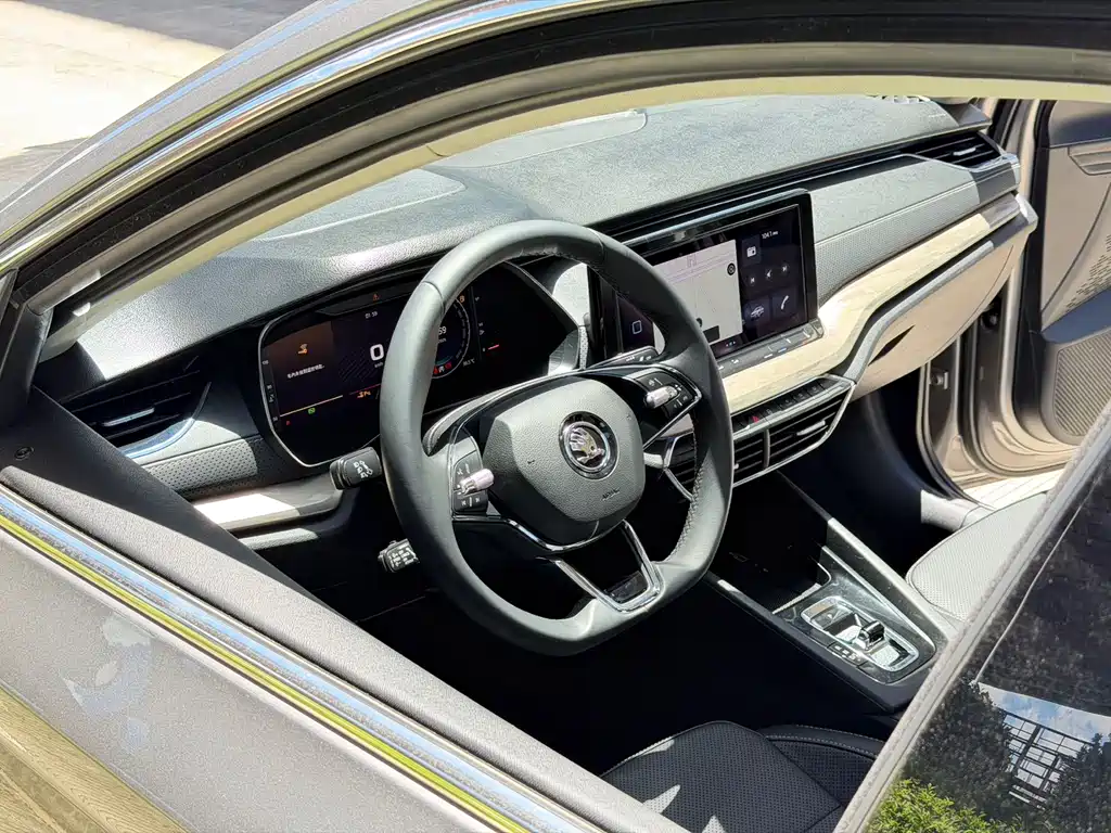 Skoda Octavia 2022 — фото 12