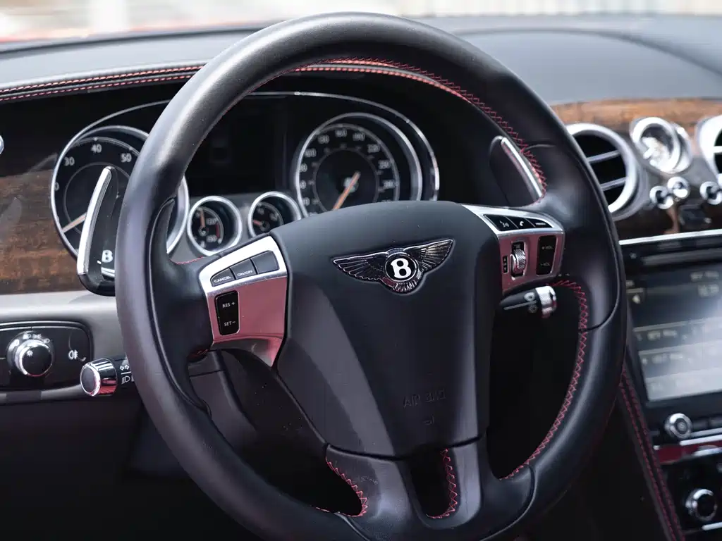 Bentley Continental 2018 — фото 9