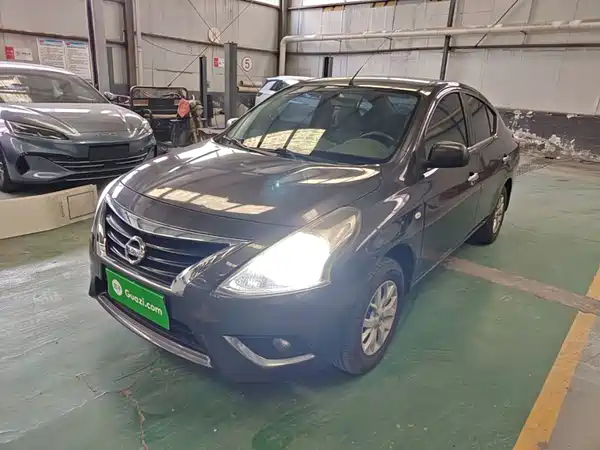 Nissan Sunny 2015