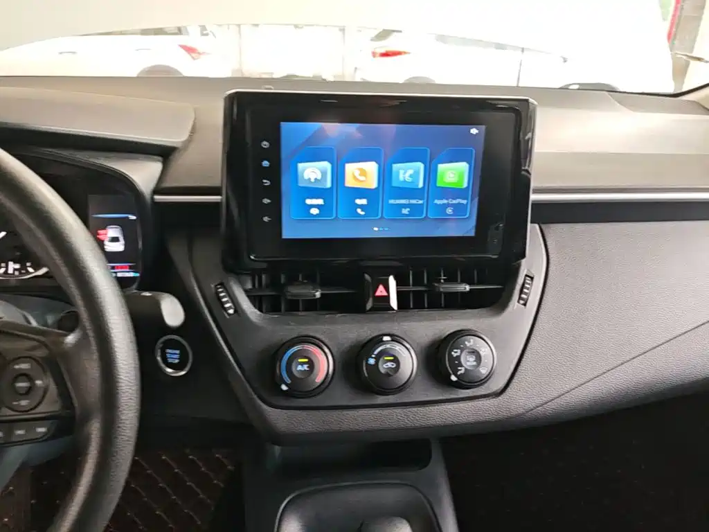 Toyota Corolla 2023 — фото 13