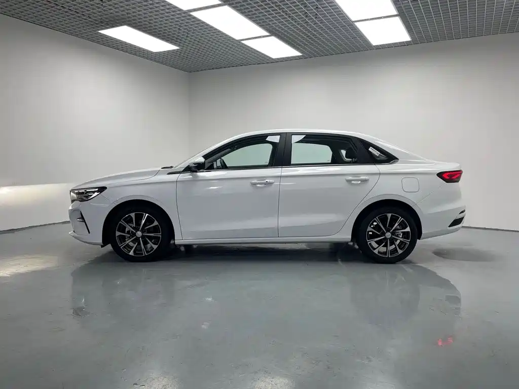 Geely Emgrand 2025