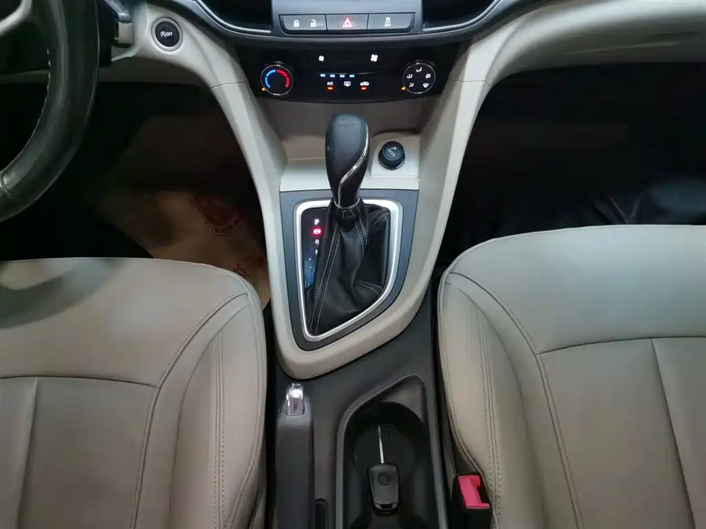 Buick Excelle 2018 — фото 10