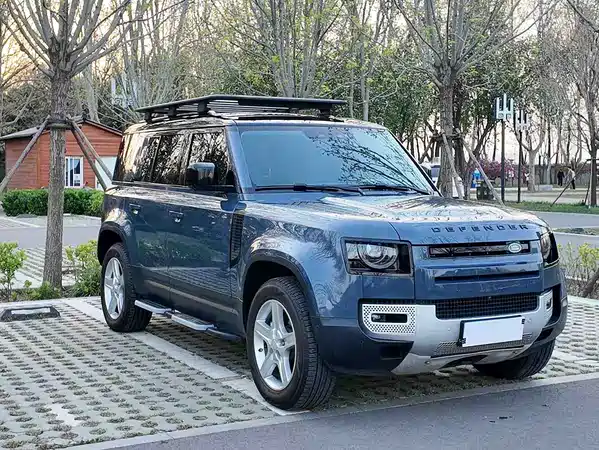 Land Rover Defender 2021