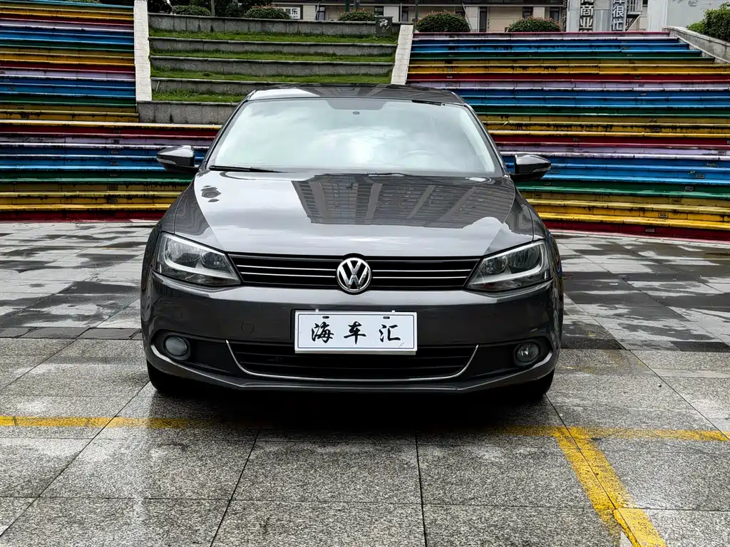 Volkswagen Sagitar 2012