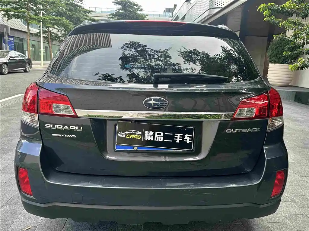 Subaru Outback 2010 — фото 8