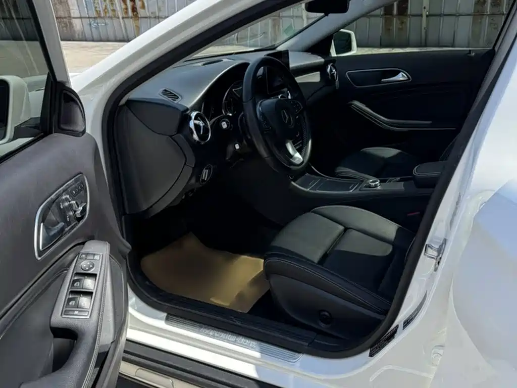 Mercedes-Benz GLA 2018 — фото 14
