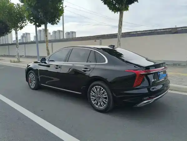Hongqi H5 2025