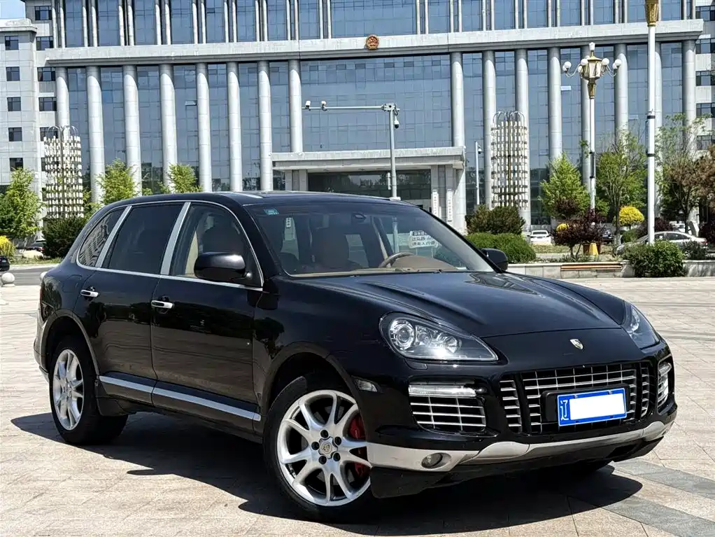 Porsche Cayenne 2010 — фото 2