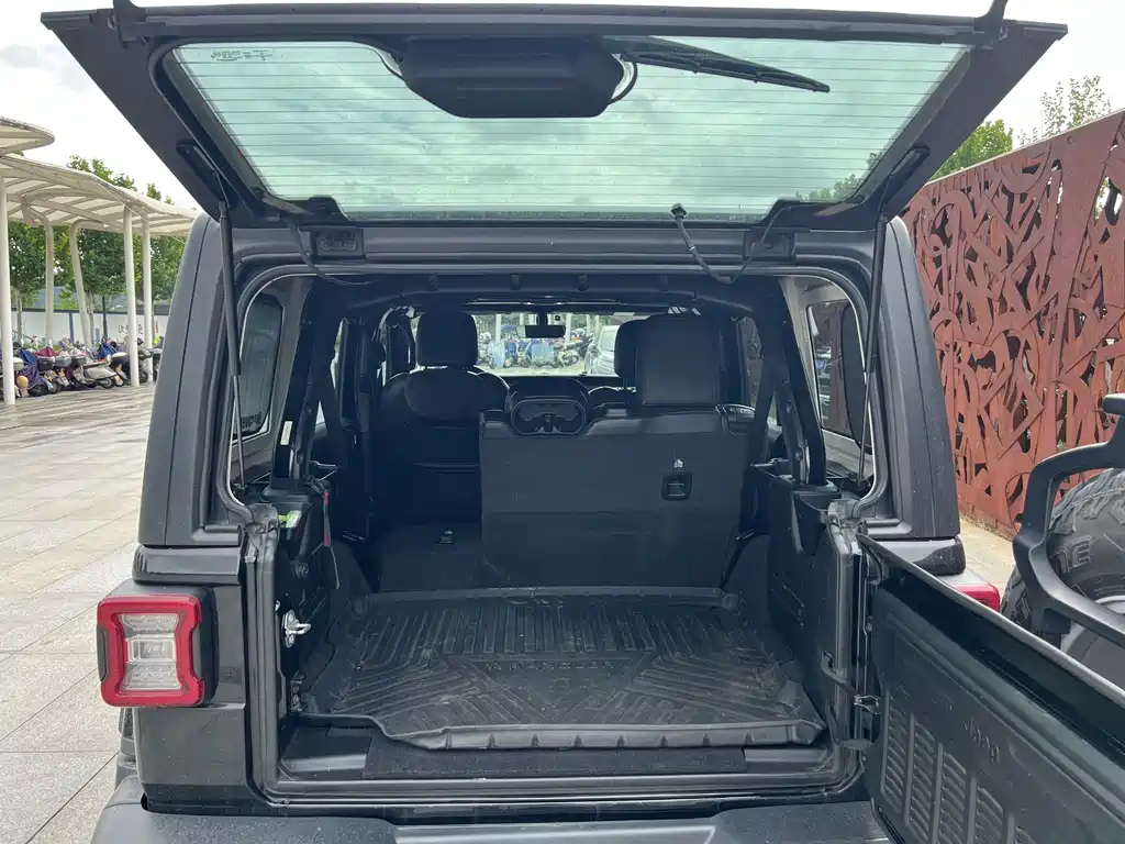 Jeep Wrangler 2021 — фото 22