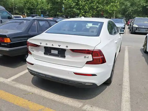 Volvo S60 2025