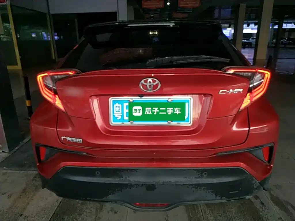 Toyota C-HR 2020 — фото 6