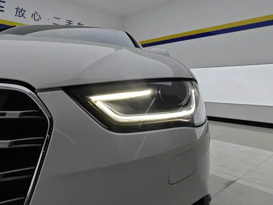 Audi A4L 2016