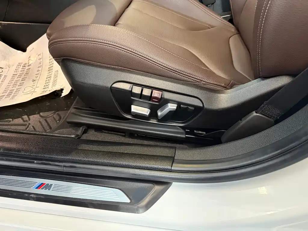 BMW 1 Series 2022 — фото 10