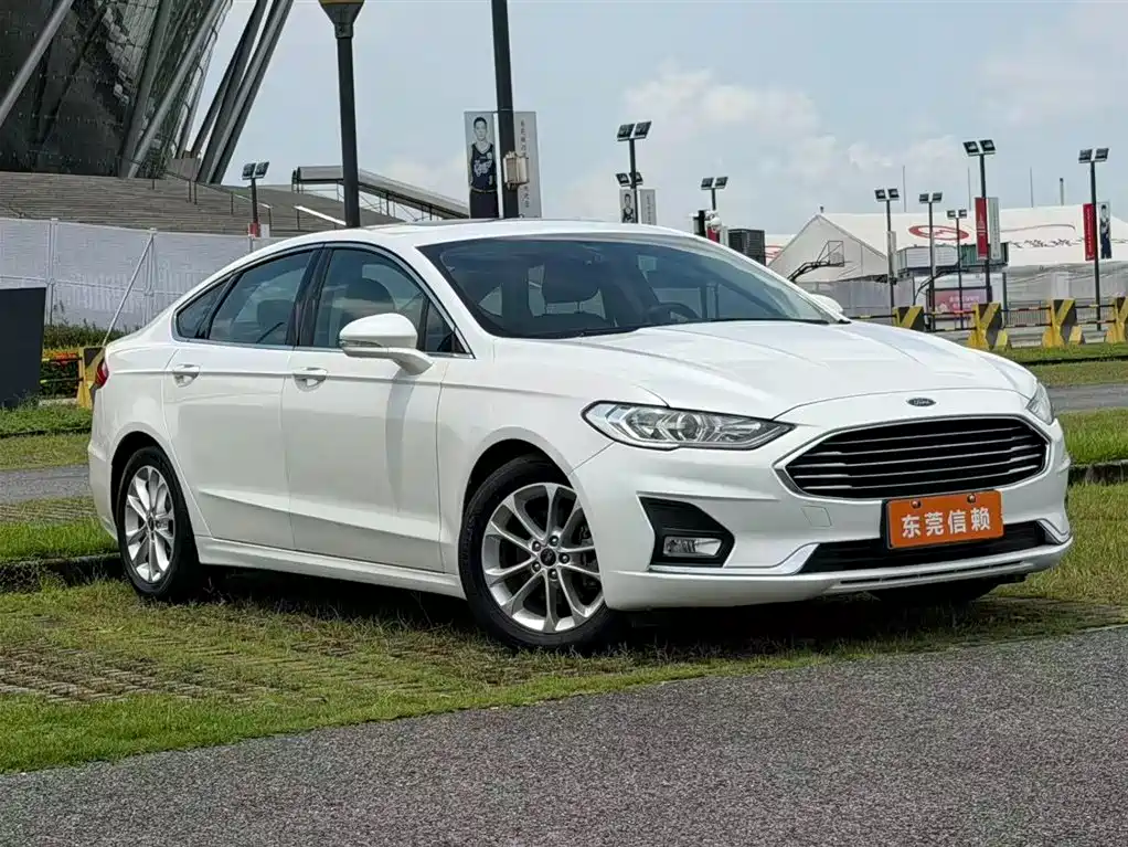 Ford Mondeo 2020 — фото 2