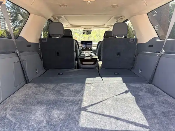Lincoln Navigator 2024
