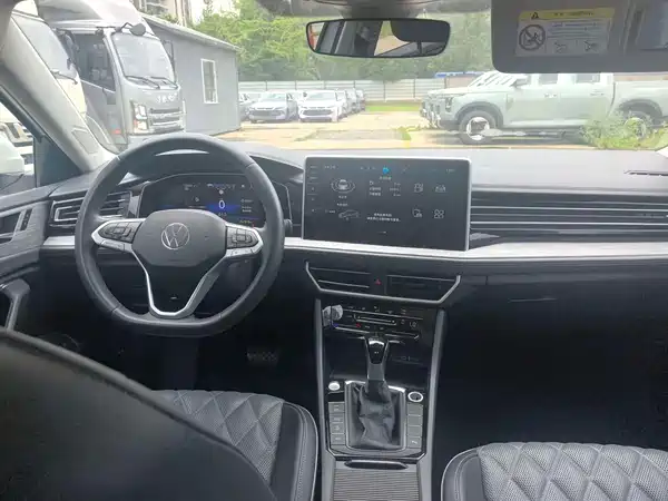 Volkswagen Sagitar 2023