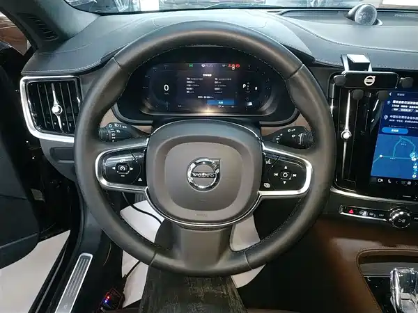 Volvo S90 2023