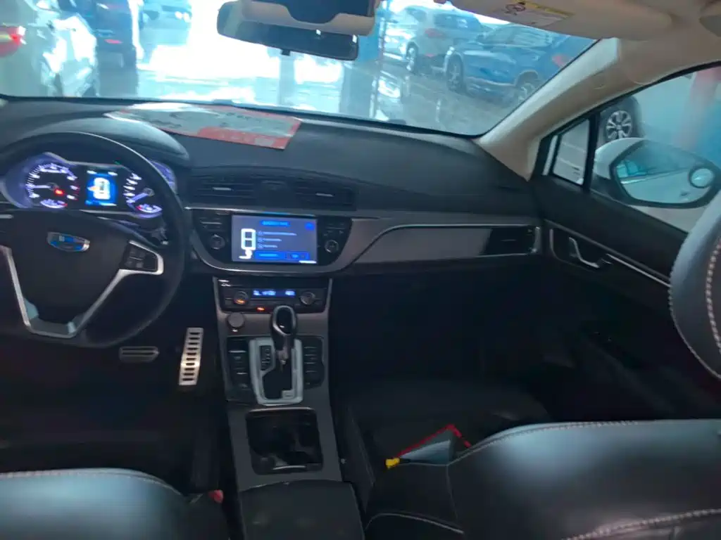 Geely Emgrand GS 2017 — фото 10