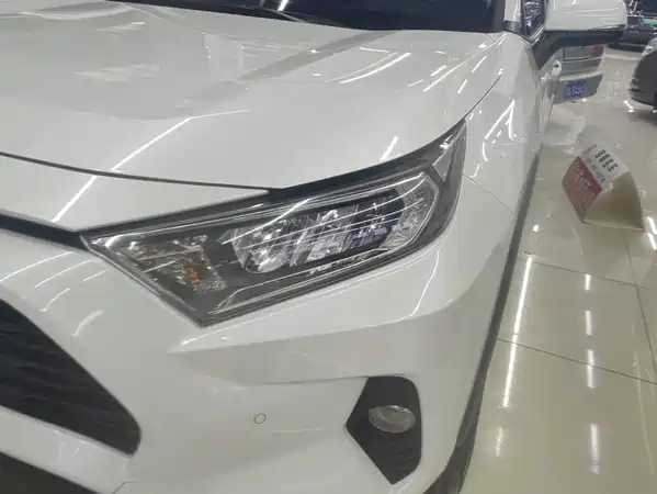 Toyota RAV4 2021