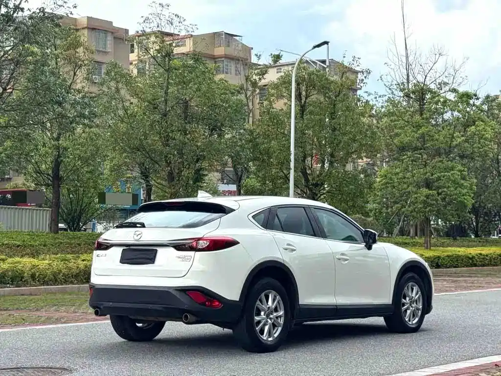 Mazda CX-4 2018 — фото 7