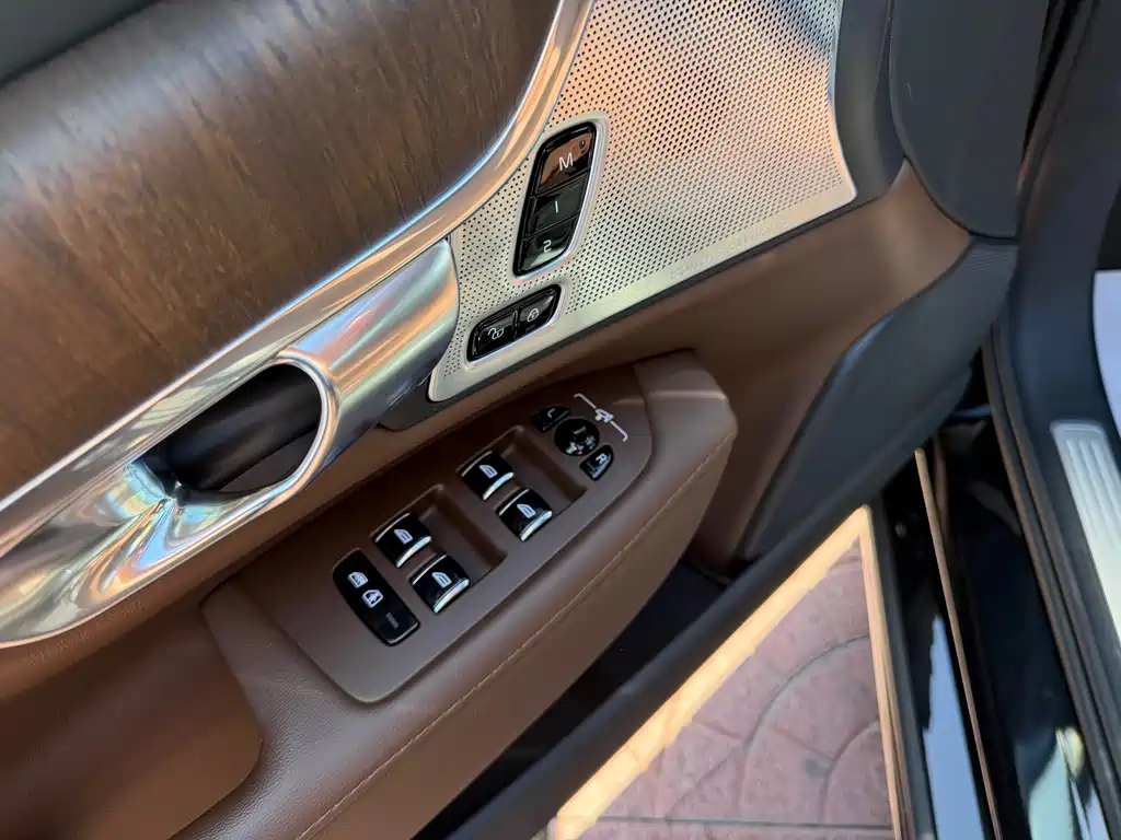 Volvo S90 PHEV 2025