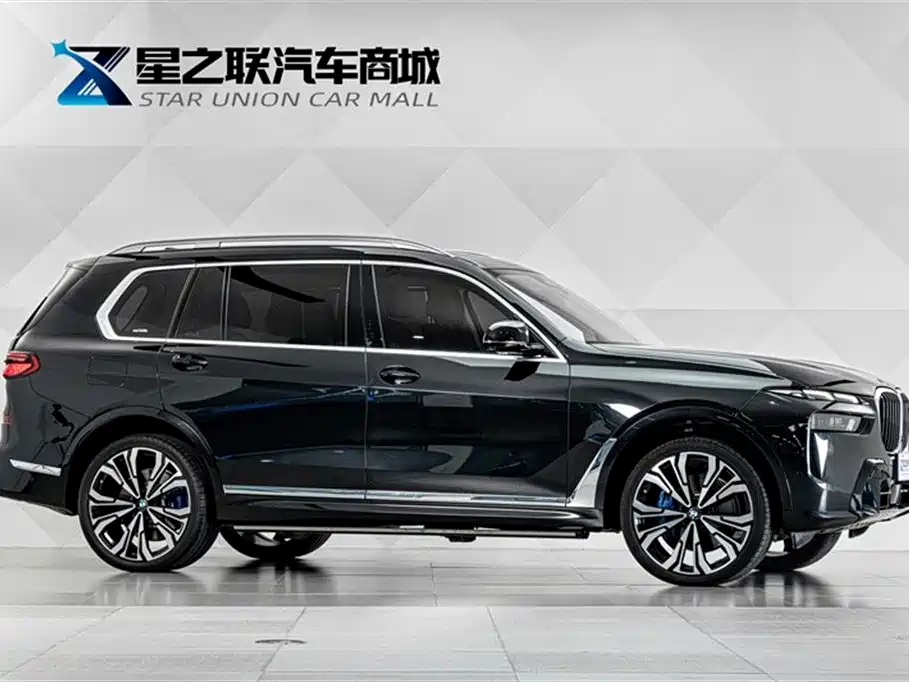 BMW X7 M60i 2025