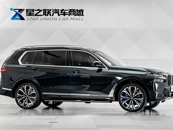 BMW X7 M60i 2025