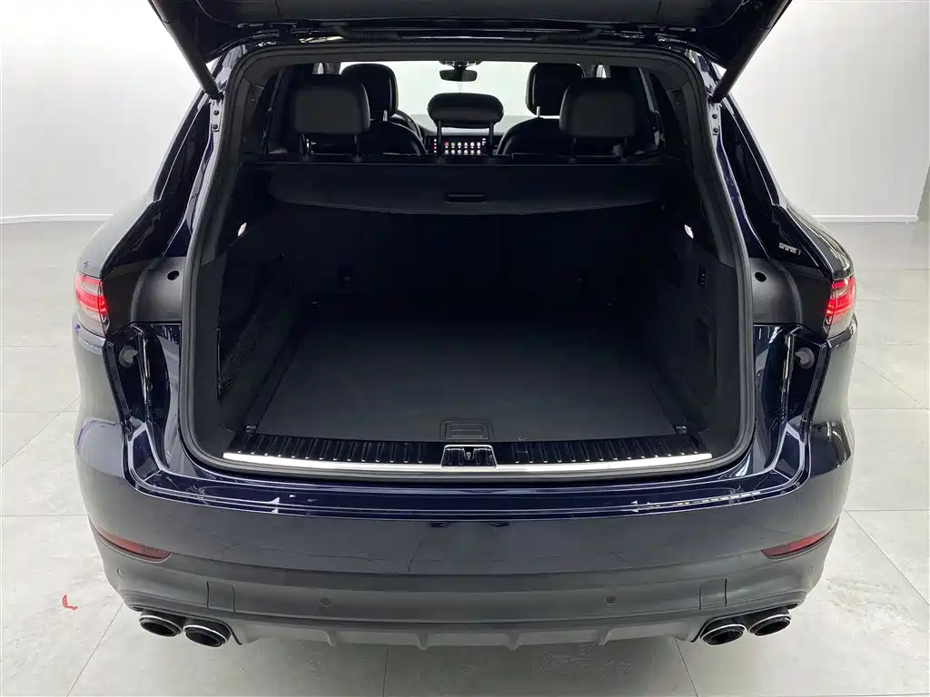 Porsche Cayenne 2022 — фото 29