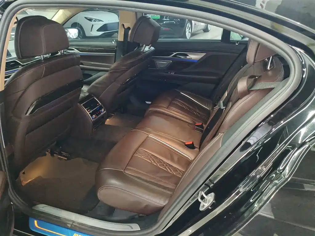 BMW 7 Series 2022 — фото 17