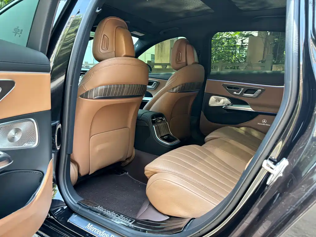 Mercedes-Benz E-Class 2025 — фото 16