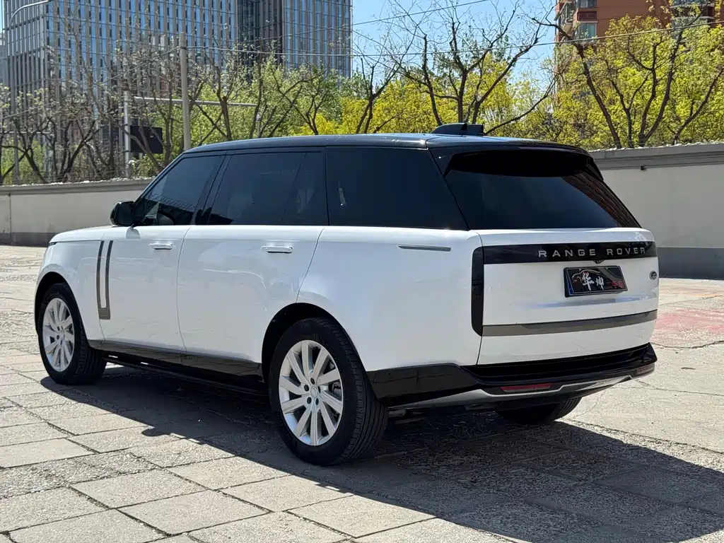 Land Rover Range Rover 2024 — фото 17
