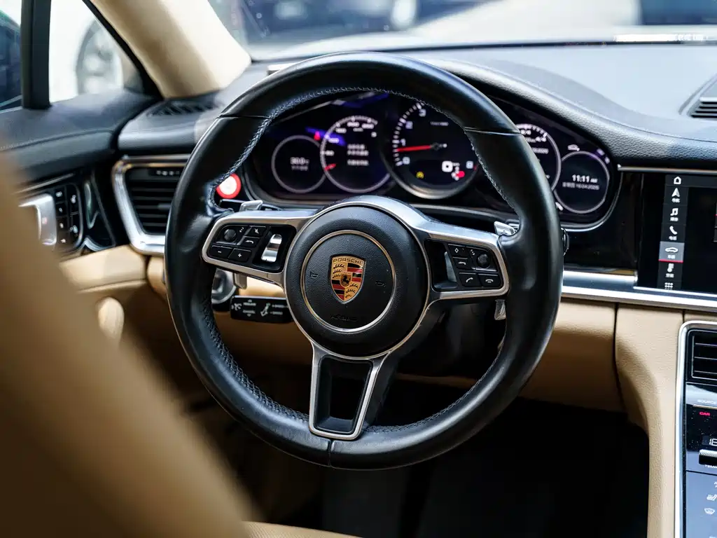 Porsche Panamera 2018 — фото 8