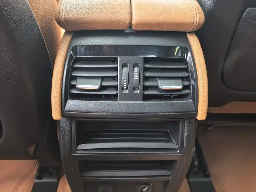 BMW X6 2015 — фото 10