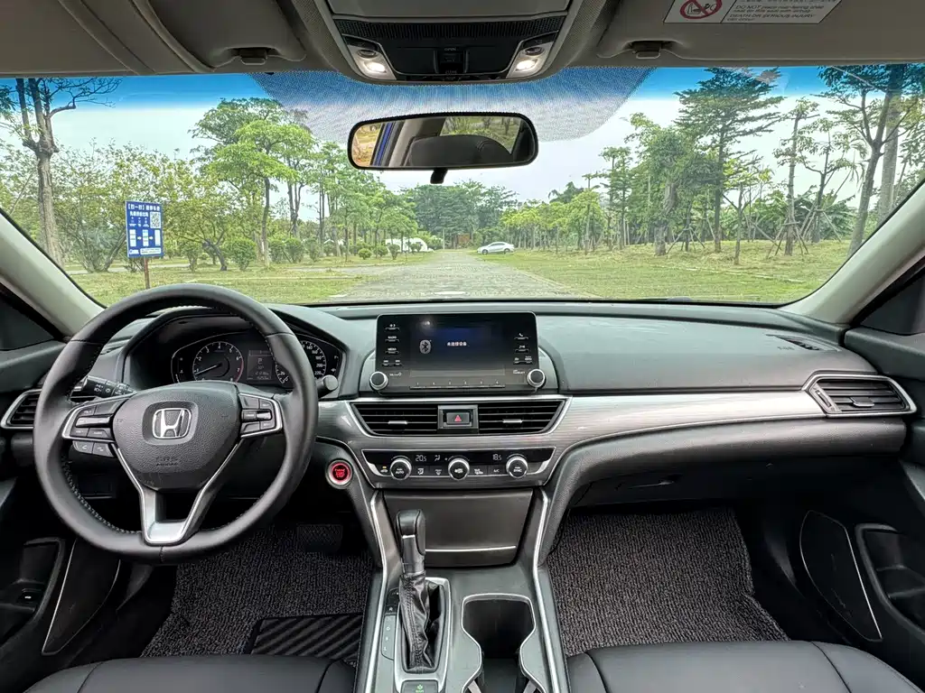 Honda Accord 2018 — фото 9