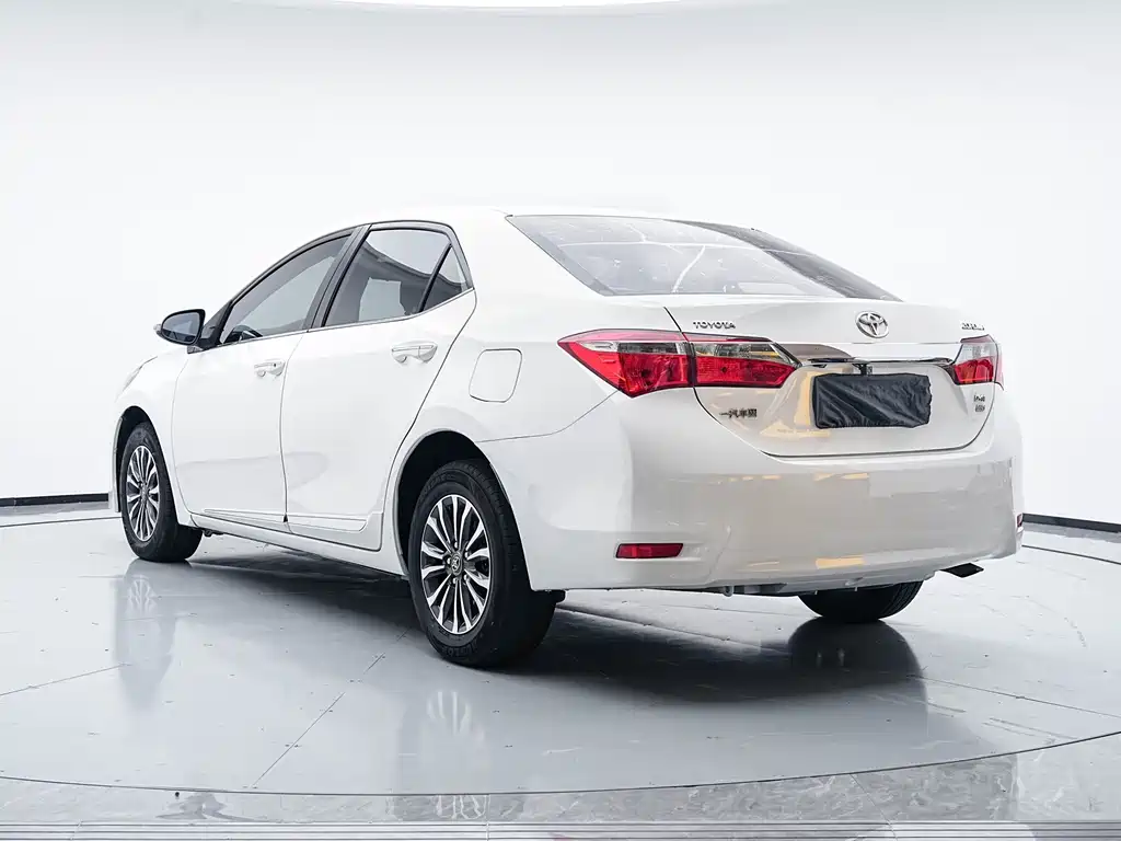 Toyota Corolla 2017 — фото 8