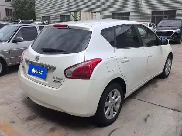 Nissan Tiida 2013