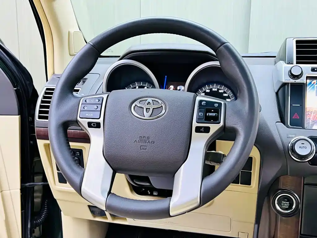 Toyota Prado 2016 — фото 10