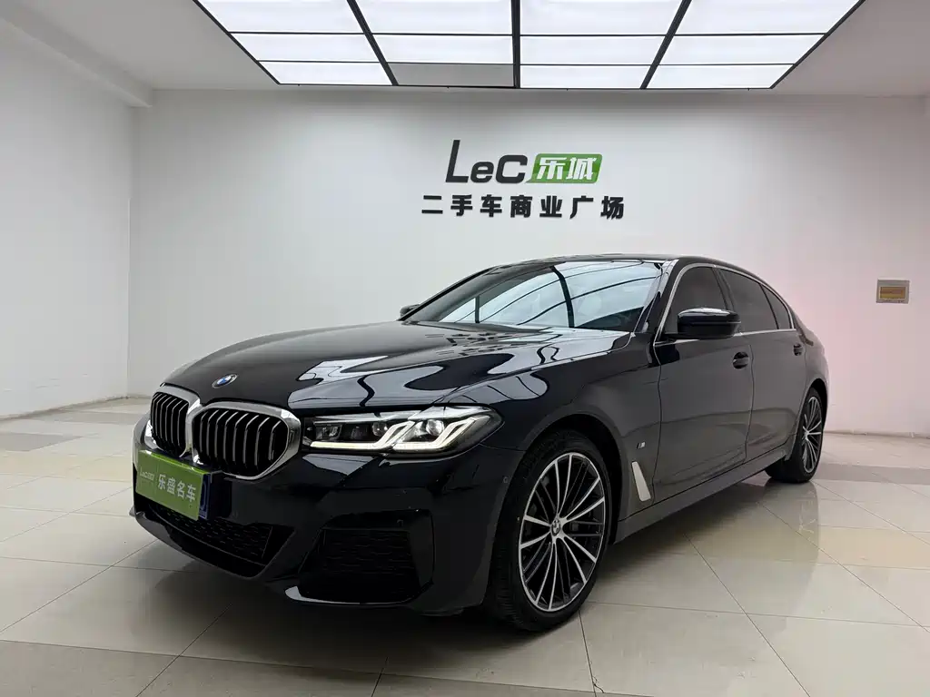 BMW 5 Series 2022 — фото 1