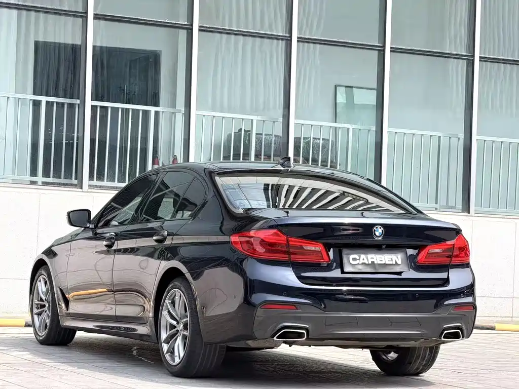BMW 5 Series 2019 — фото 12