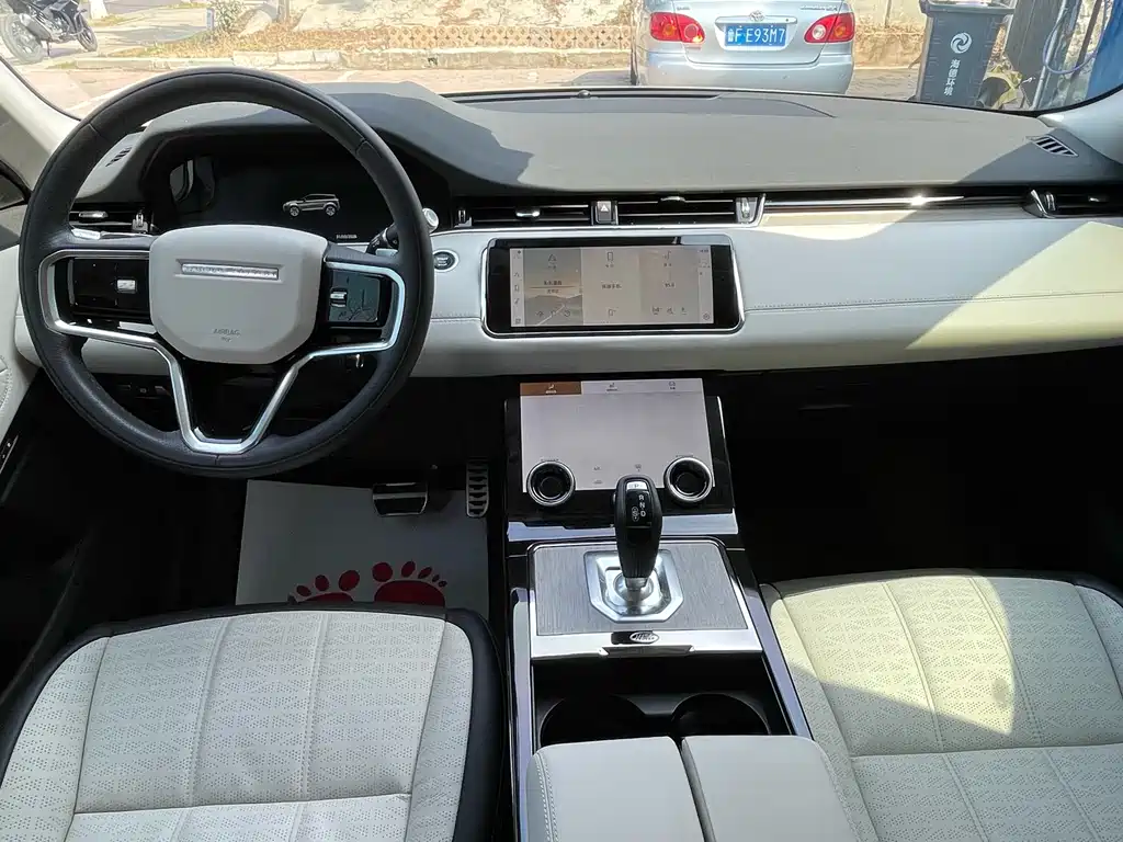 Land Rover Evoque 2022 — фото 10