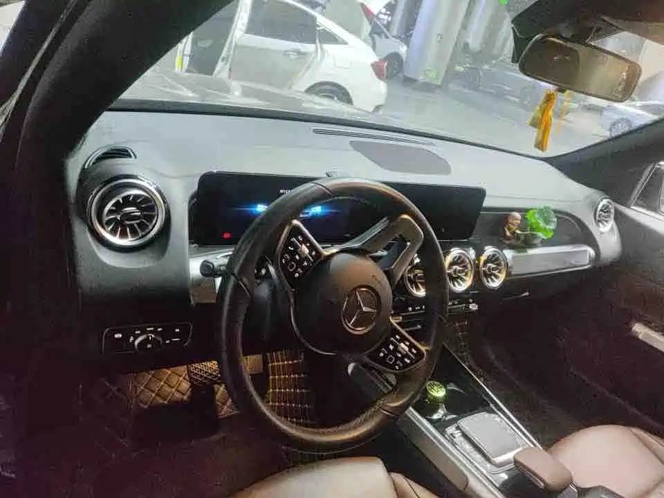 Mercedes-Benz GLB 2023 — фото 4
