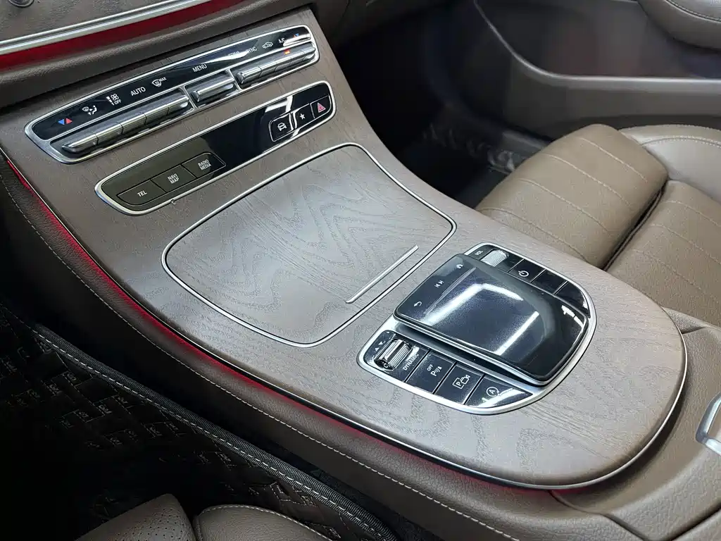 Mercedes-Benz E-Class 2023 — фото 14