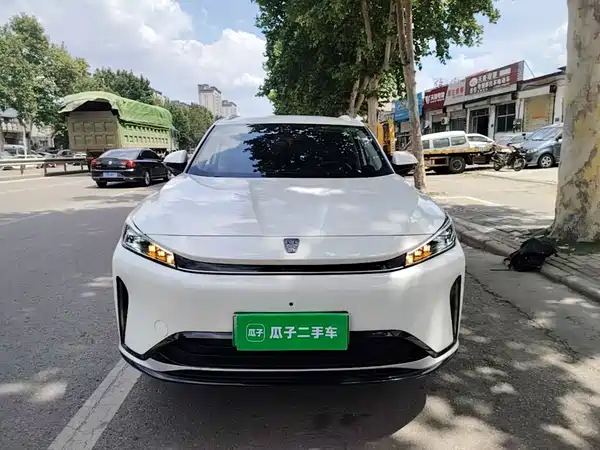 Roewe D5X DMH 2025