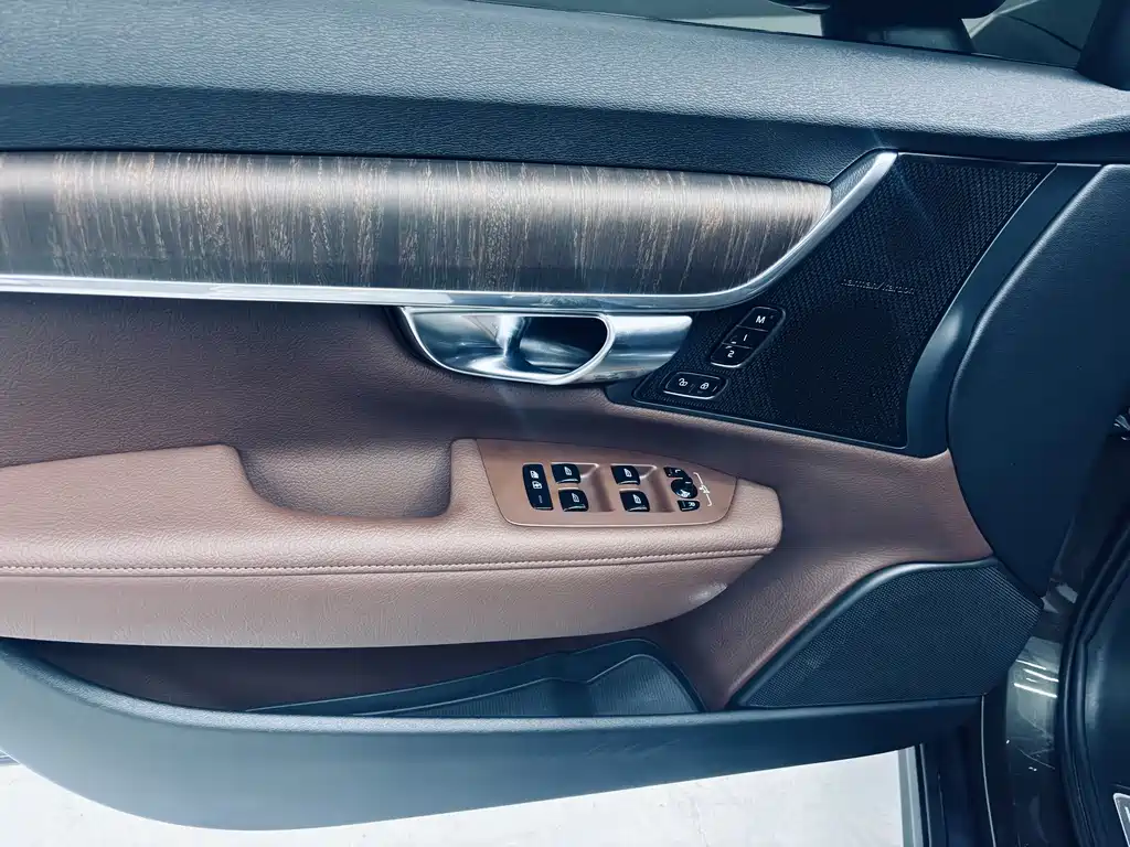 Volvo V90 2021 — фото 13