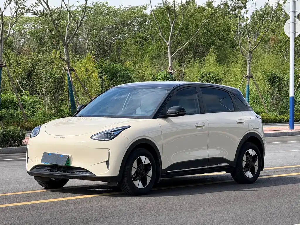Geely Galaxy Starwish 2025 — фото 1